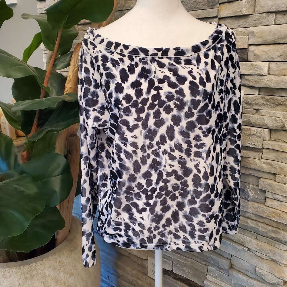 Chaser Velvet Leopard Print Top